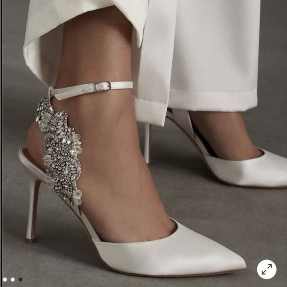 Badgley Mischka | Blanca Strappy Crystal
Stilettos | 8.5 - Picture 3 of 11